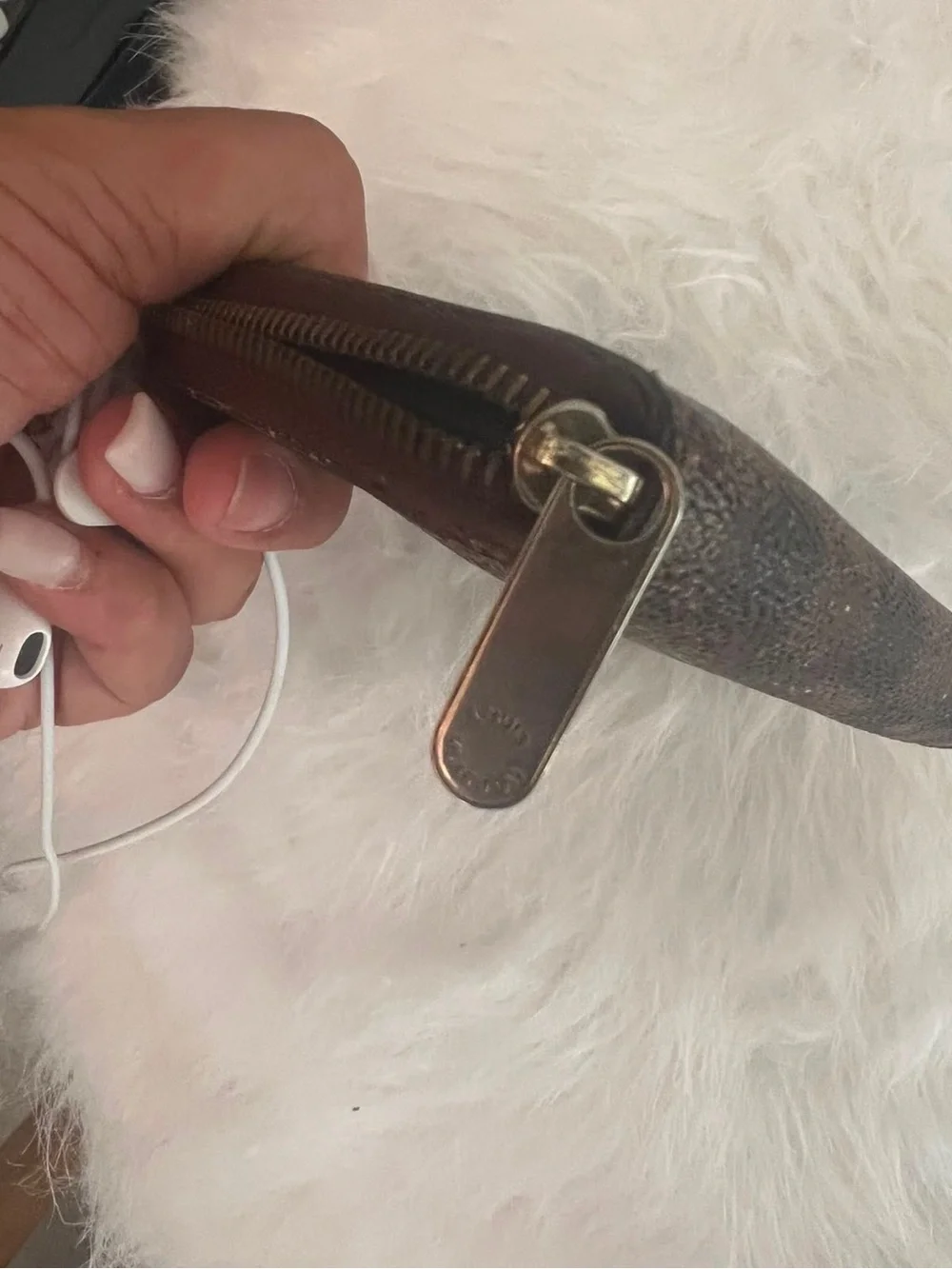Louis Vuitton compact louis